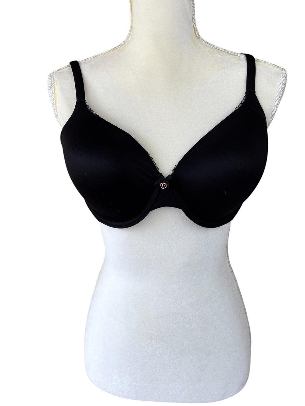 Victoria's Secret Body by Victoria was underwire bra, size 36D, padded, lace